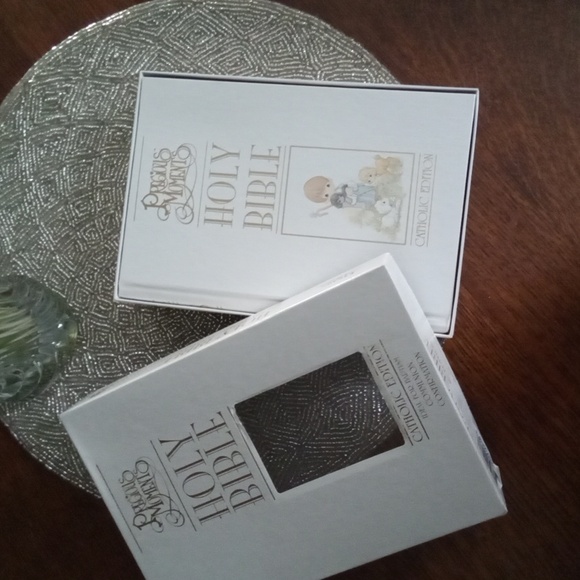 Vintage Precious Moments Bible - Picture 2 of 8